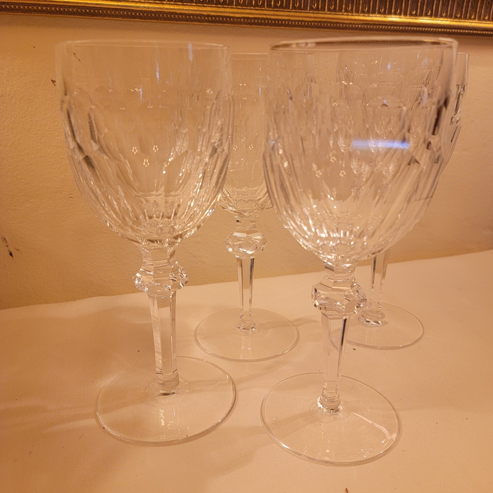 Crystal Clear Wine Glass Set
